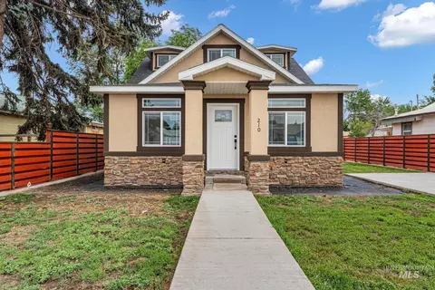 210 Oregon St, Gooding, ID 83330 photo 1