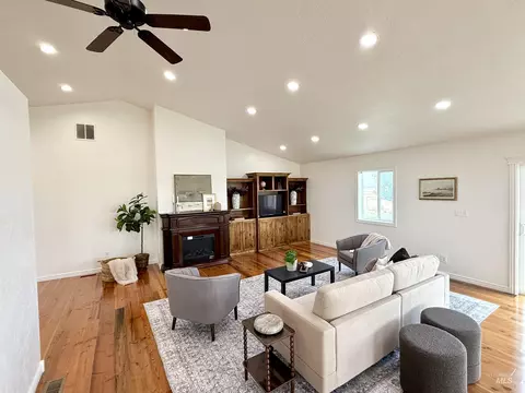 Living - 1240 E 600 N, Rupert, ID 83350 photo 2 of 2