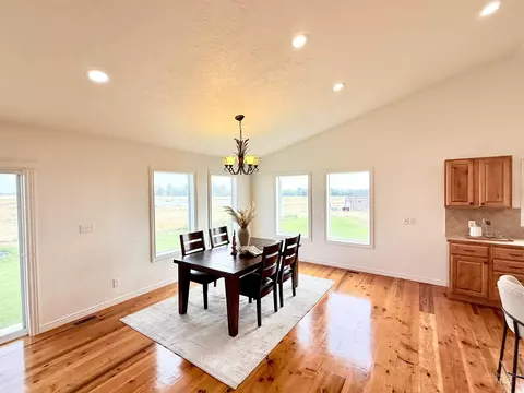 Dining - 1240 E 600 N, Rupert, ID 83350 photo 2 of 2