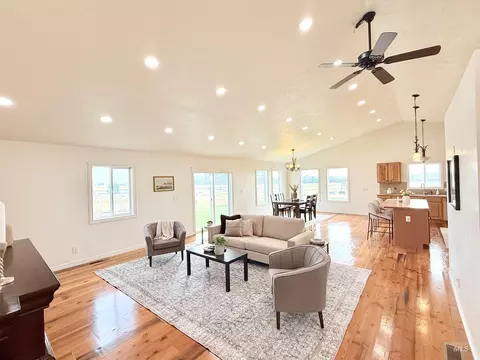 Living - 1240 E 600 N, Rupert, ID 83350 photo 1 of 2