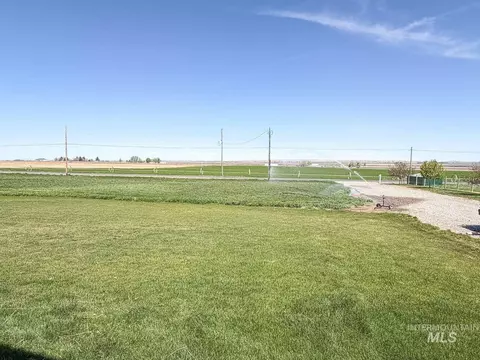 Exterior - 2085 E 900 S, Hazelton, ID 83335 photo 7 of 9