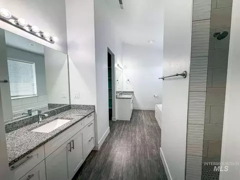 Bath - 2085 E 900 S, Hazelton, ID 83335 photo 2 of 5