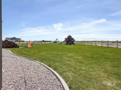 Exterior - 2085 E 900 S, Hazelton, ID 83335 photo 3 of 9