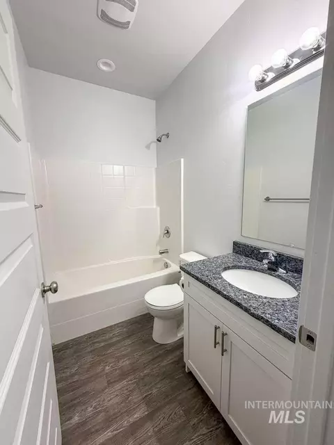 Bath - 2085 E 900 S, Hazelton, ID 83335 photo 5 of 5