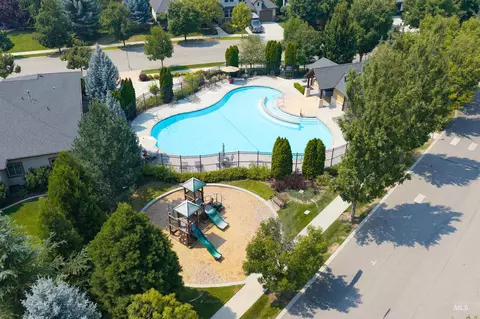 View/Area - 568 E Lakebrook Ln, Eagle, ID 83616 photo 4 of 5