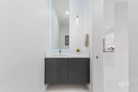 Bath - 1854 W Hampton Bay Dr, Eagle, ID 83616 photo 5 of 5