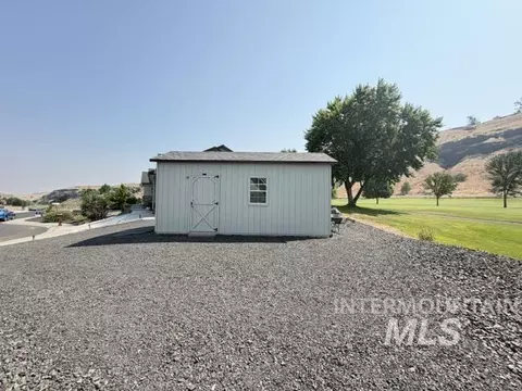 Exterior - 3983 Foothill Dr, Lewiston, ID 83501 photo 7 of 8