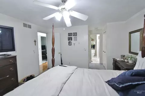 Bedroom - 698 N Eagle Hills Way, Eagle, ID 83616 photo 2 of 4