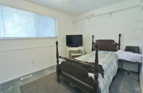 Bedroom - 698 N Eagle Hills Way, Eagle, ID 83616 photo 3 of 4