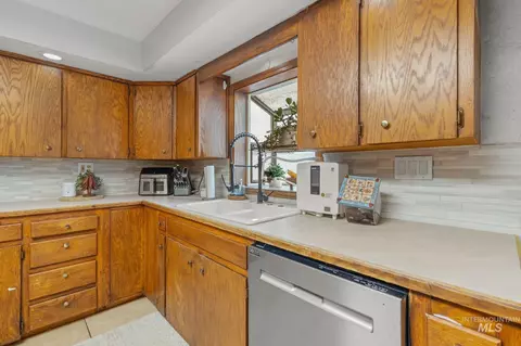 Kitchen - 2119 Ripon Ave, Lewiston, ID 83501 photo 2 of 6