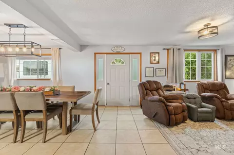 Entry Way - 2119 Ripon Ave, Lewiston, ID 83501 photo 1 of 7