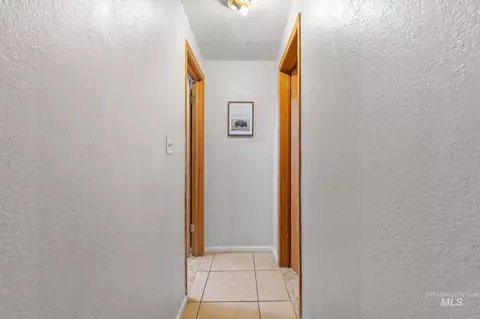 Entry Way - 2119 Ripon Ave, Lewiston, ID 83501 photo 6 of 7