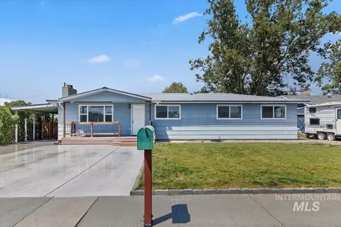 1216 Vista Dr, Emmett, ID 83617