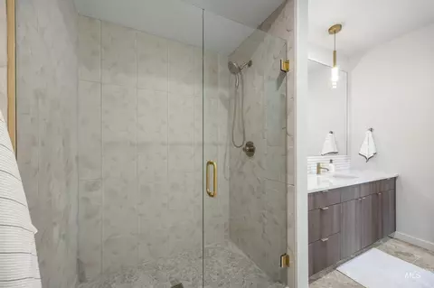 Bath - 4430 E Haystack St #210, Boise, ID 83716 photo 2 of 2