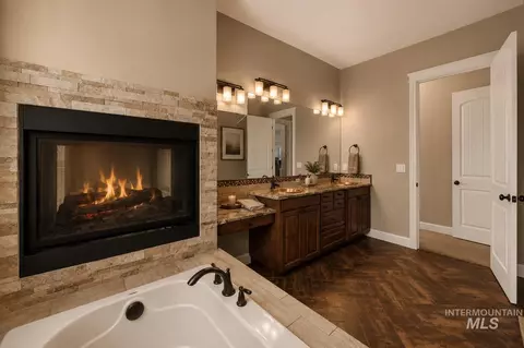 Bath - 3494 S Sugar Loaf Pl, Eagle, ID 83616 photo 3 of 8