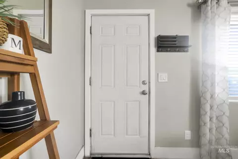 Entry Way - 107 W Midway St, Filer, ID 83328 photo 1 of 1