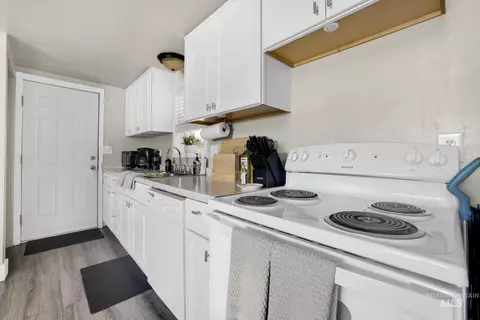 Kitchen - 107 W Midway St, Filer, ID 83328 photo 2 of 2