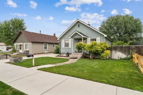412 E Pine Ave, Meridian, ID 83642 photo 2
