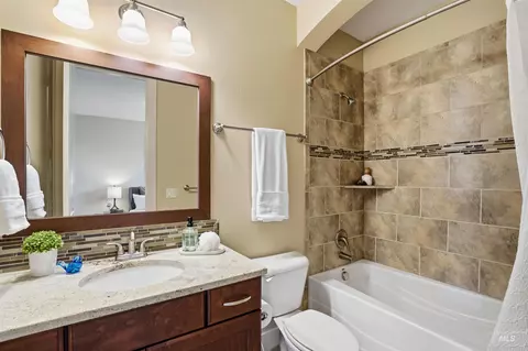 Bath - 6103 W Founders Dr, Eagle, ID 83616 photo 3 of 5