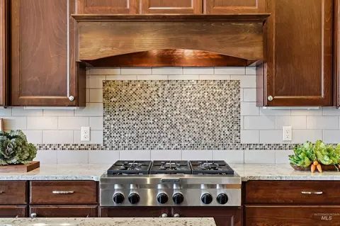 Kitchen - 6103 W Founders Dr, Eagle, ID 83616 photo 5 of 6