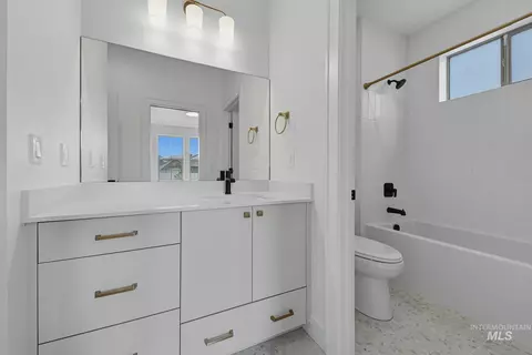 Bath - 1730 N Green Pine Ln, Star, ID 83669 photo 4 of 5