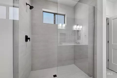 Bath - 1730 N Green Pine Ln, Star, ID 83669 photo 3 of 5