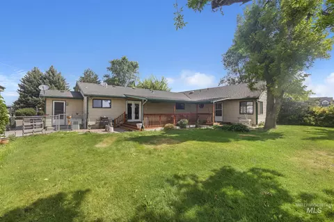 Exterior - 35 Sun Mdws E, Jerome, ID 83338 photo 7 of 20
