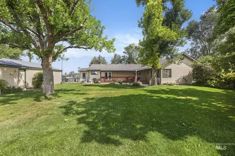Exterior - 35 Sun Mdws E, Jerome, ID 83338 photo 6 of 20