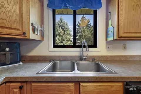 Kitchen - 35 Sun Mdws E, Jerome, ID 83338 photo 3 of 5