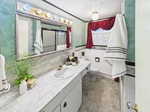 Bath - 334 S 4th St, Rupert, ID 83350 photo 1 of 3