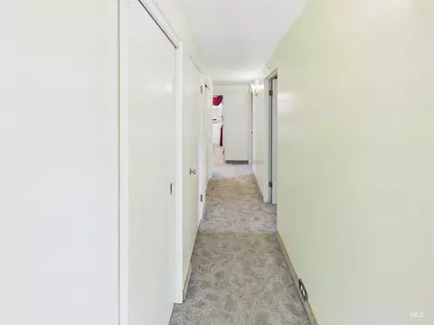 Entry Way - 334 S 4th St, Rupert, ID 83350 photo 1 of 2
