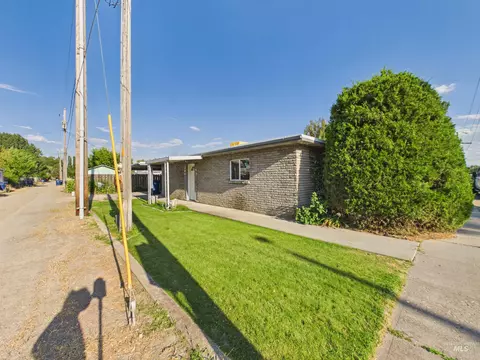 Exterior - 334 S 4th St, Rupert, ID 83350 photo 2 of 7