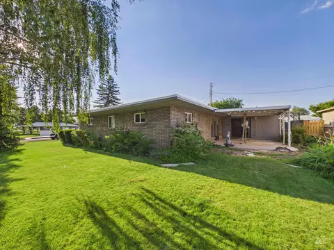 Exterior - 334 S 4th St, Rupert, ID 83350 photo 6 of 7