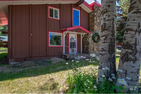 Exterior - 606 Thompson Ave, Mccall, ID 83638 photo 1 of 3
