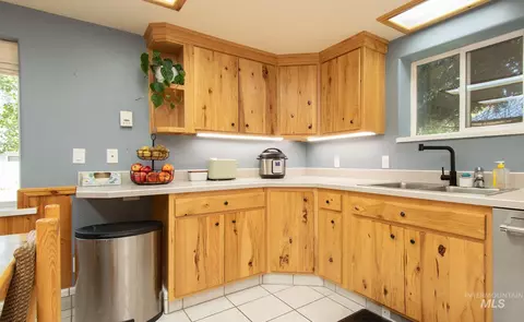 Kitchen - 606 Thompson Ave, Mccall, ID 83638 photo 3 of 3