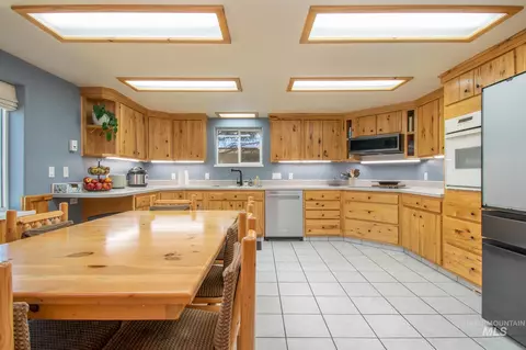 Kitchen - 606 Thompson Ave, Mccall, ID 83638 photo 1 of 3