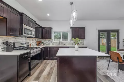 Kitchen - 5203 Wallace Way, Caldwell, ID 83607 photo 4 of 6