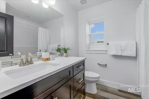 Bath - 5203 Wallace Way, Caldwell, ID 83607 photo 6 of 6