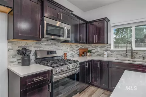 Kitchen - 5203 Wallace Way, Caldwell, ID 83607 photo 5 of 6