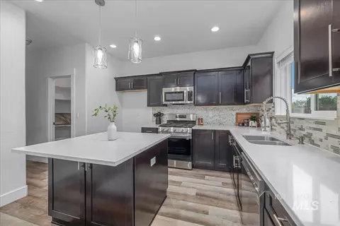 Kitchen - 5203 Wallace Way, Caldwell, ID 83607 photo 3 of 6