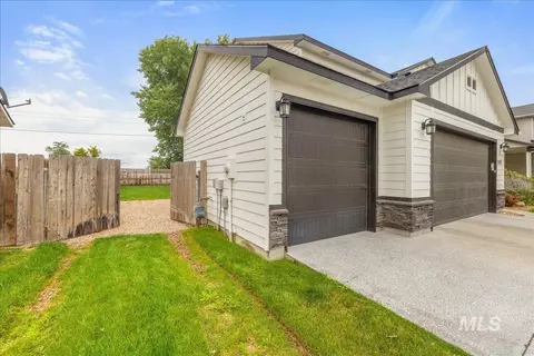 Exterior - 5203 Wallace Way, Caldwell, ID 83607 photo 3 of 11