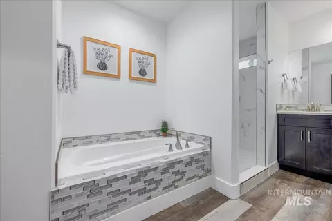 Bath - 5203 Wallace Way, Caldwell, ID 83607 photo 3 of 6