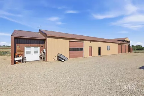 Exterior - 20337 Maggard Ln, Caldwell, ID 83607 photo 8 of 13
