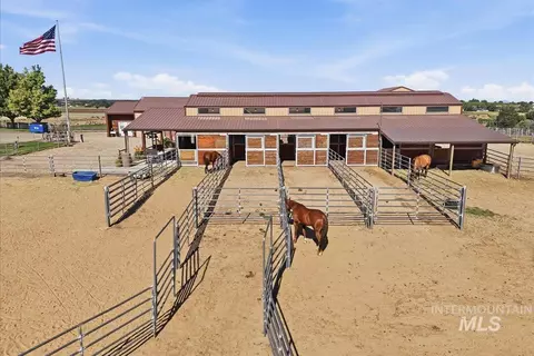 Exterior - 20337 Maggard Ln, Caldwell, ID 83607 photo 7 of 13