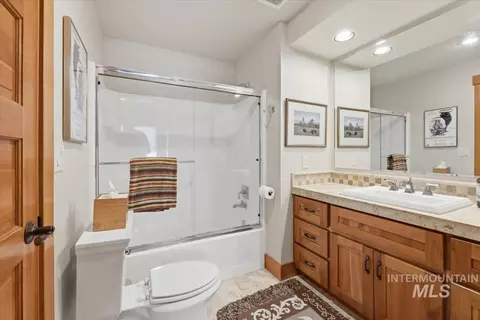 Bath - 20337 Maggard Ln, Caldwell, ID 83607 photo 6 of 6