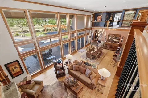 Living - 20337 Maggard Ln, Caldwell, ID 83607 photo 2 of 3
