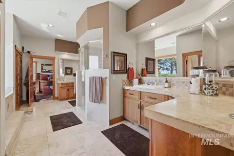 Bath - 20337 Maggard Ln, Caldwell, ID 83607 photo 2 of 6