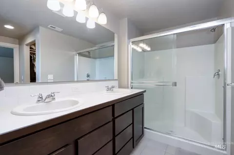 Bath - 1169 N Ryde Ave, Kuna, ID 83634 photo 1 of 2