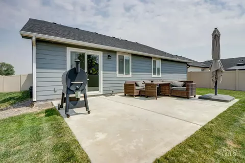 Exterior - 1169 N Ryde Ave, Kuna, ID 83634 photo 5 of 8