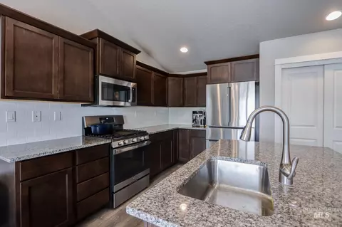 Kitchen - 1169 N Ryde Ave, Kuna, ID 83634 photo 3 of 3